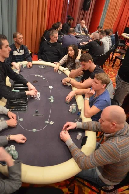NULL | 2014/01 - Utrecht Poker Series - €770 NLHE FO Main Event 